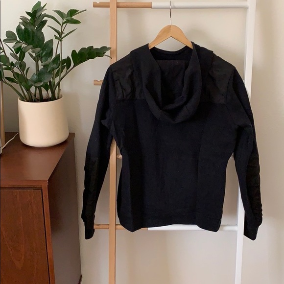 Nike Black Hoodie with Arm Detail & Pockets - Picture 4 of 7